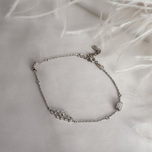 Srebra narukvica sa poliranim krugom