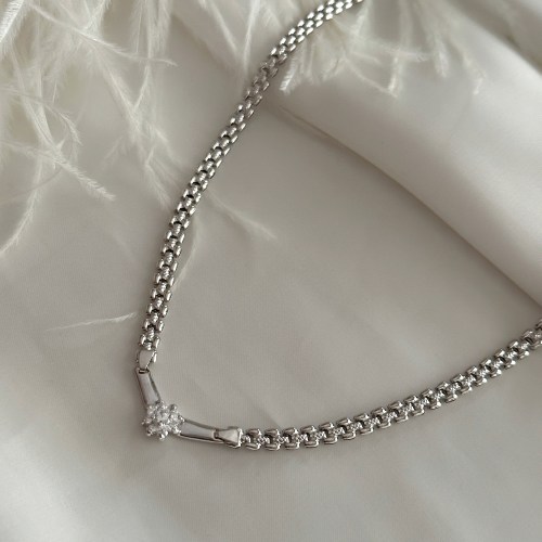 Ogrlica od belog zlata sa nizom cirkona