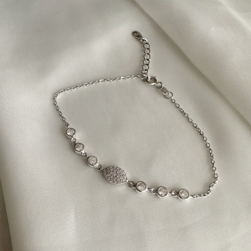 Srebrna narukvica sa matiranim krugom