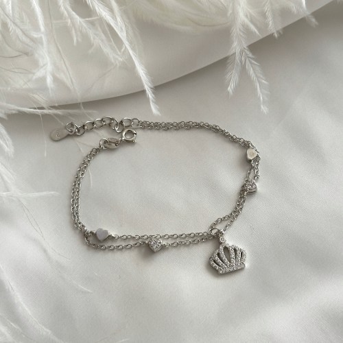 Narukvica od srebra sa priveskom u obliku srca