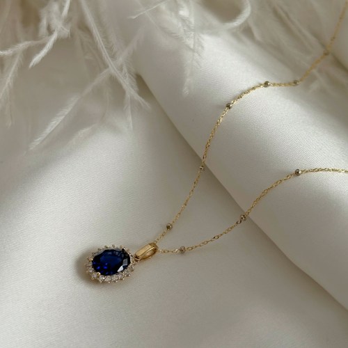 Zlatna ogrlica sa jednim cirkonom