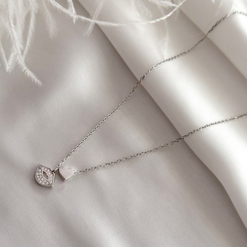 Srebrna ogrlica, anđeoska krila